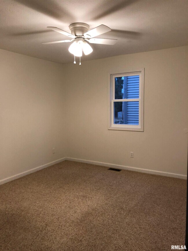 Building Photo - 83 Marchelle Ave