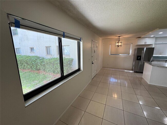 Building Photo - 3300 Fox Chase Cir