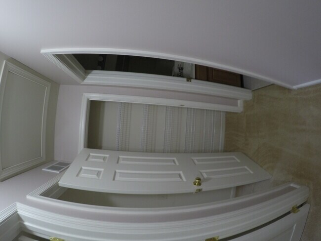 Building Photo - 2123 Quail Hollow Dr