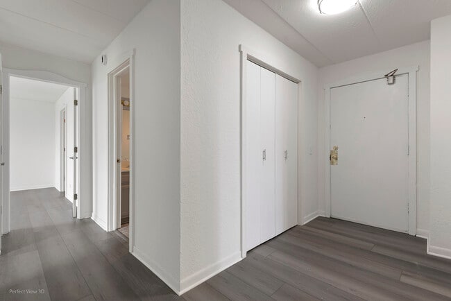Building Photo - 1 Renaissance Pl