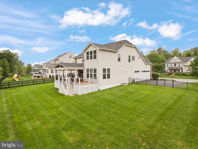 Building Photo - 41595 Revival Dr