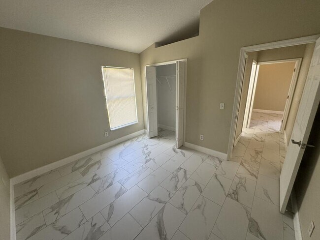 Building Photo - 2347 Blake Way