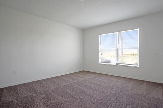 Building Photo - 608 Royal Palm Dr