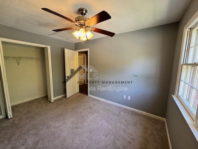 Building Photo - 120 Timber Ridge Dr