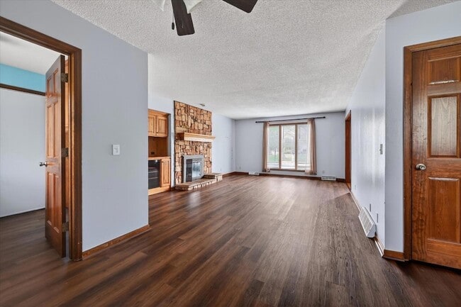 Building Photo - 7932 Harrow Ct