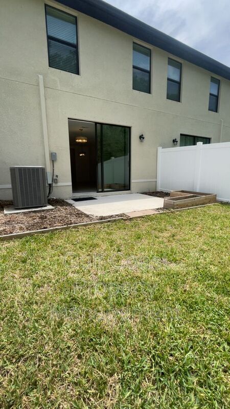 Building Photo - 14195 Oviedo Pl