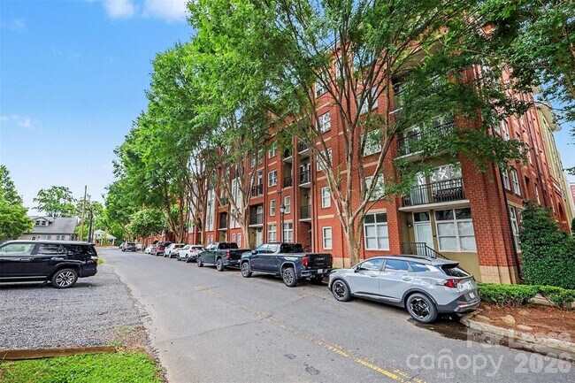 Building Photo - 1320 Fillmore Ave