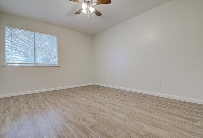 Building Photo - 5301 Indio Cir