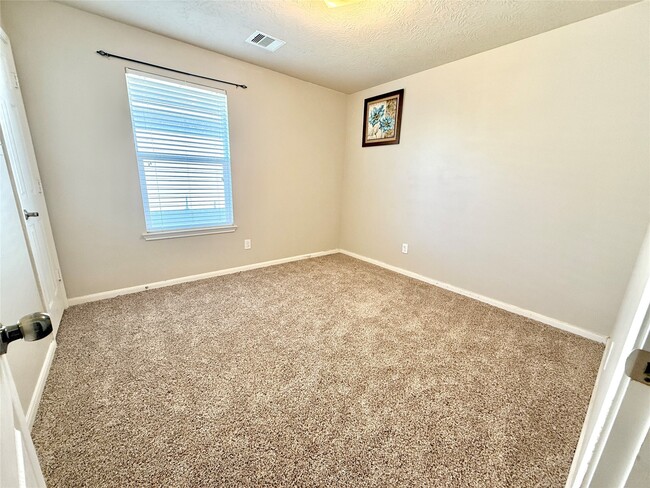 Building Photo - 2042 Nichole Woods Dr