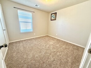 Building Photo - 2042 Nichole Woods Dr