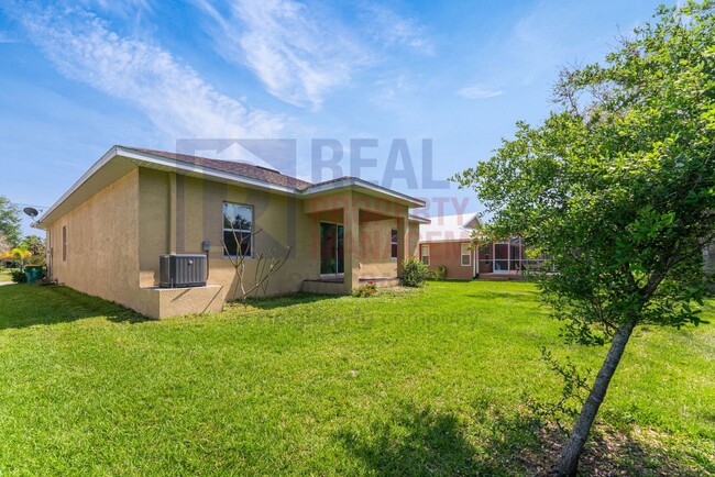 Building Photo - Amazing 3 bedroom 2 bath home in Rotonda W...