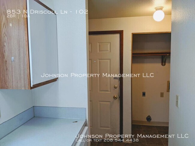 Building Photo - 853 N Driscoll Ln #102