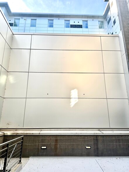 Patio - 327 NW Park Ave