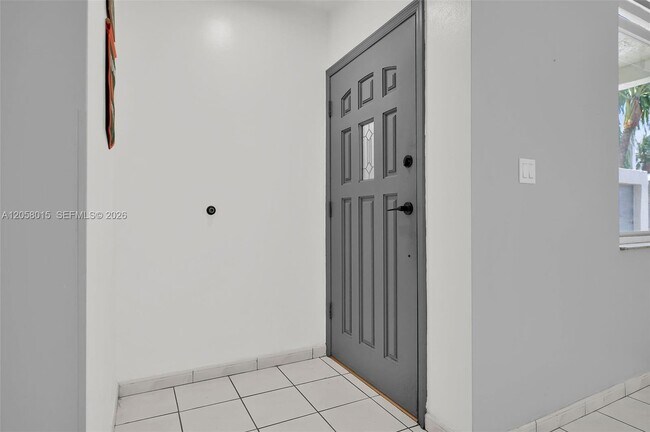 Building Photo - 9177 Fontainebleau Blvd