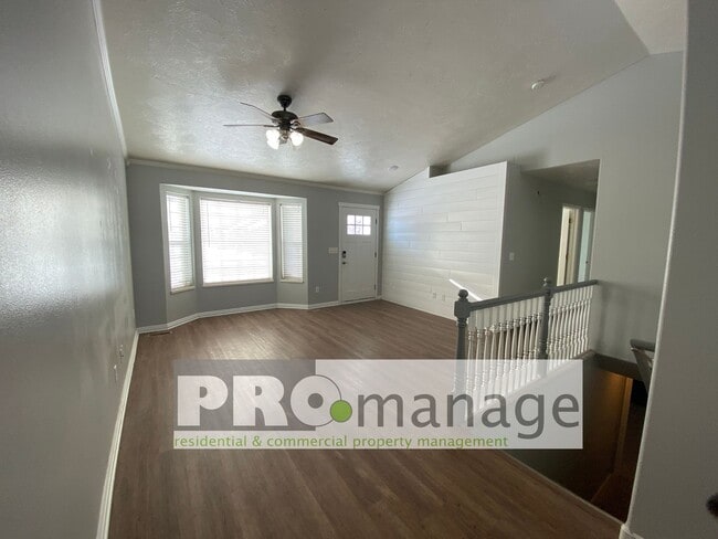 Building Photo - 4149 Birchwood Cir