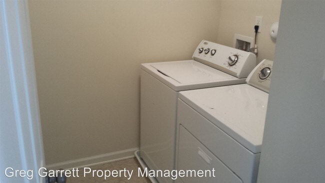 Building Photo - 4 br, 2.5 bath House - 19 Ravenscroft Lane