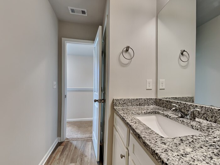 Building Photo - 2129 Belmont Cir NE