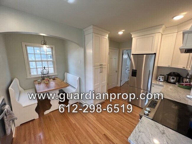 Building Photo - Highland Park House Available December 1st...