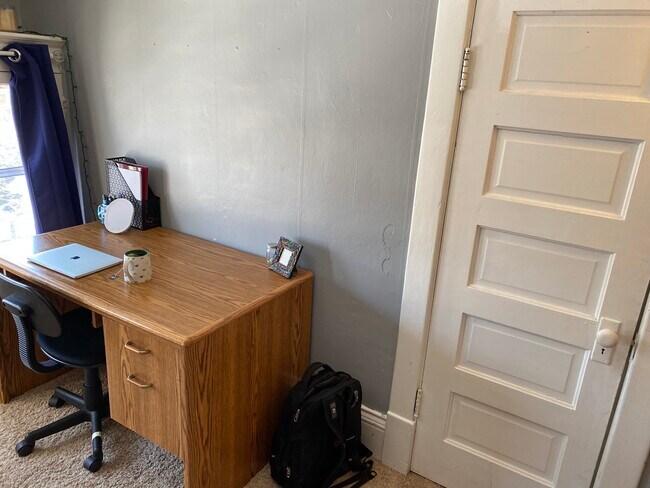 Building Photo - 2504 Girard Avenue South