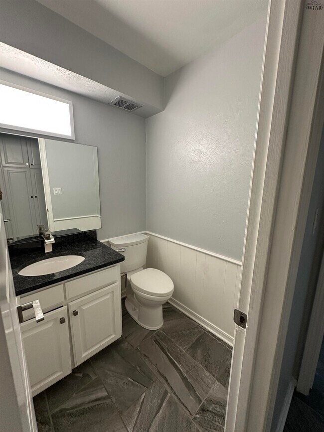 Building Photo - 4513 Martinique