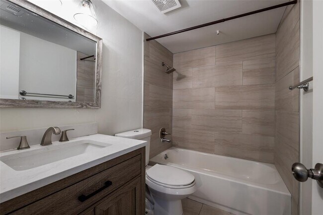 Building Photo - 3506 Speedway