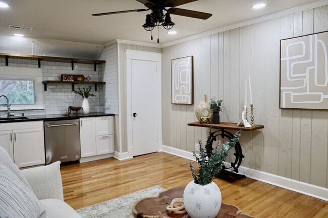 Building Photo - Stunning Historic Estate + In Ground Pool + Private Carriage House + Chef's Kitchen + Two Car Garage