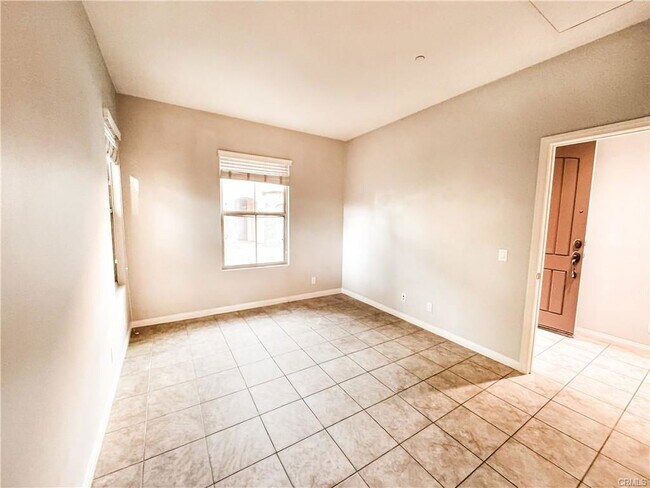 Building Photo - 87 Coleridge