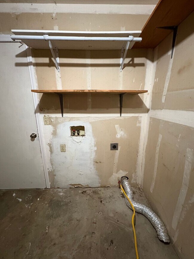 Building Photo - NW Visalia home available in a great neighborhood! available soon