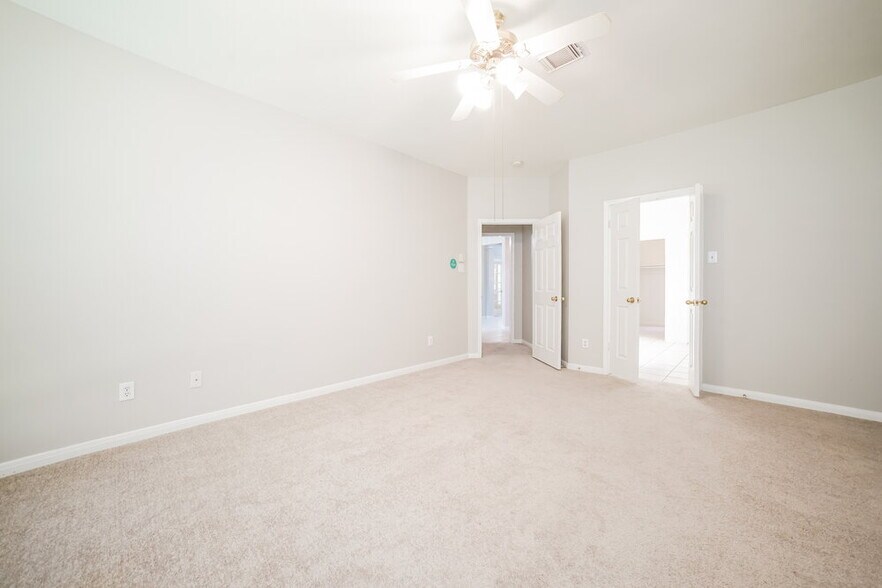 Building Photo - 11727 Newlands Ct