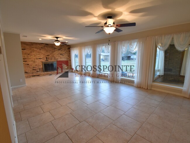 Building Photo - Tour Today! 3 Bedroom Home On Lake Tyler!