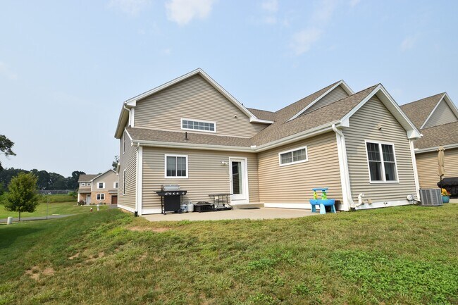 Building Photo - 111 Old Village Cir