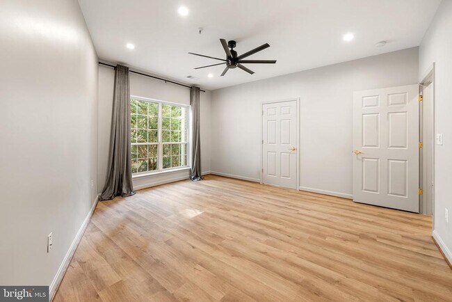 Building Photo - 4560 Strutfield Ln