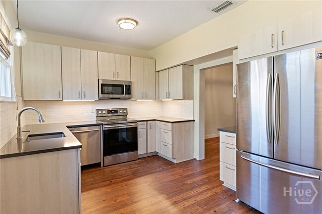 Building Photo - 623 Tattnall St