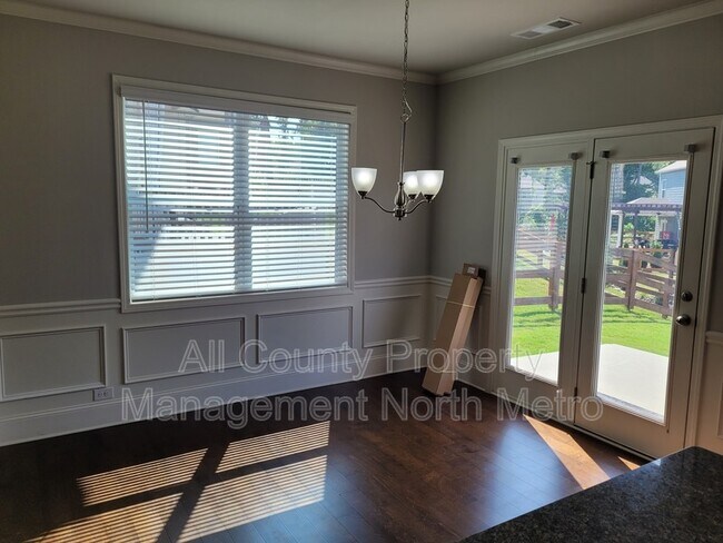 Building Photo - 6477 Crosscreek Ln