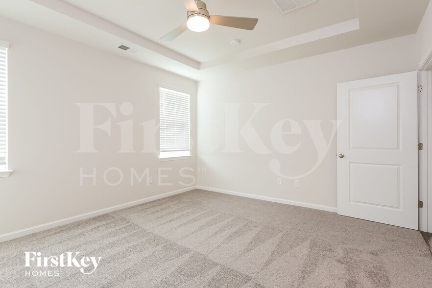 Building Photo - 208 Stonefence Dr