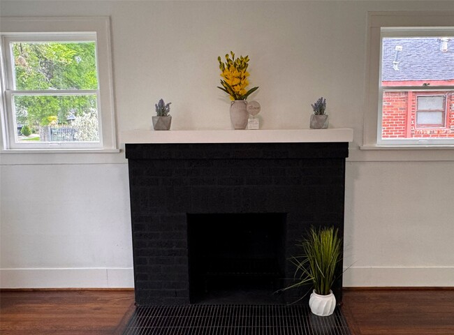 Building Photo - 1569 Elliott St