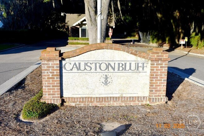 Building Photo - 10 Piper's Pond Ln