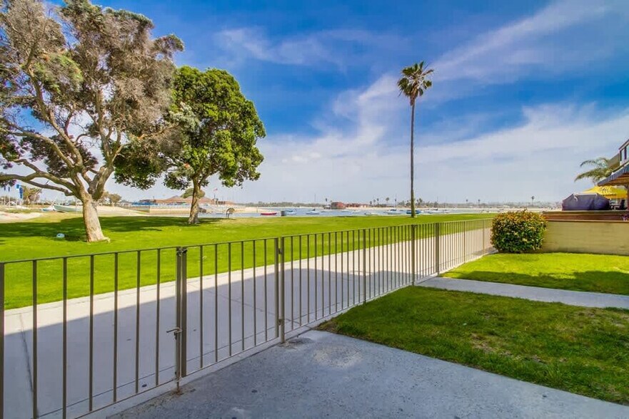 Building Photo - 3696 Bayside Walk