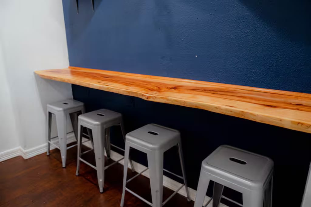 Building Photo - 1011 E Wintergreen Rd