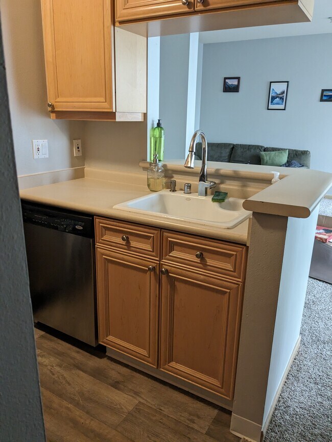 Building Photo - 233 St Helens Ave