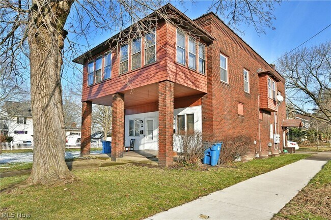 Building Photo - 401 Williams St SE