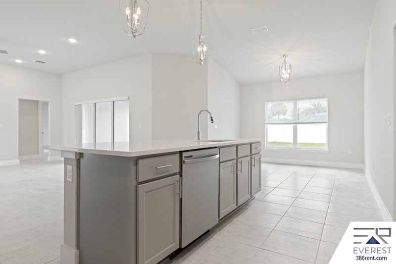 Building Photo - 67 Brewster Ln