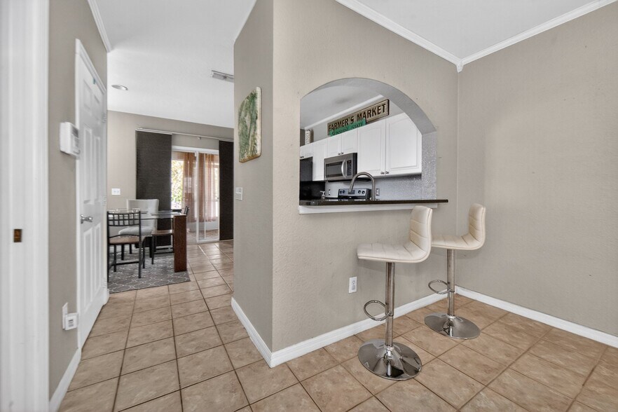 Building Photo - 4204 Plantation Cove Dr