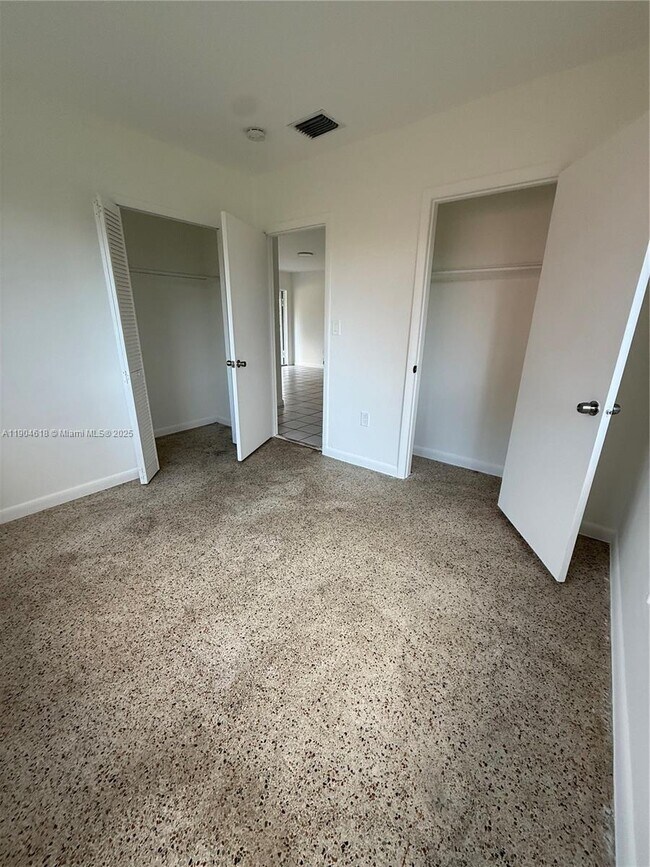 Building Photo - 620 Oriental Blvd