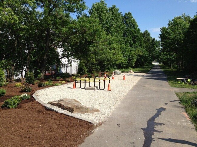 Building Photo - 4 Martin St