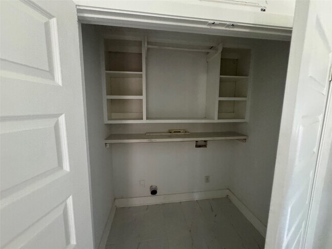 Building Photo - 3723 Westmeadow