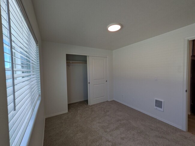 Building Photo - New Single Level Home in New SunRidge Community