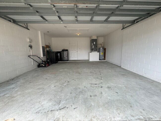 Building Photo - 322 Halstead Dr