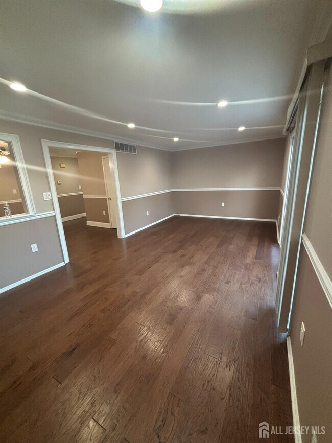 Building Photo - 8 Begonia Ct