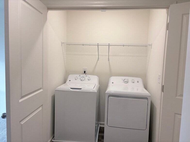 Building Photo - 3027 Gorman Dr